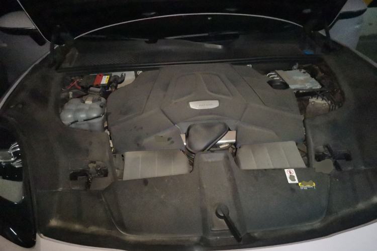 Used Porsche Cayenne 2019 Cayenne 3.0T Engine Bay