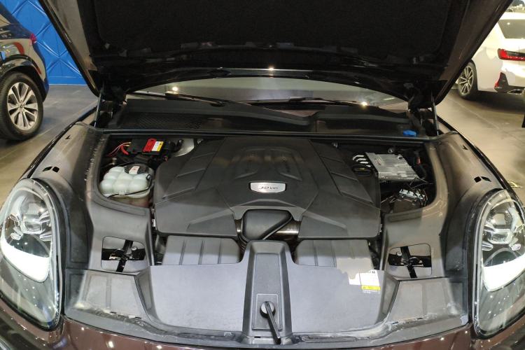 Used Porsche Cayenne 2019 Cayenne 3.0T Engine Bay