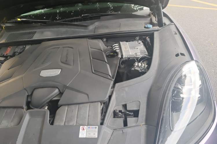 Used Porsche Cayenne 2019 Cayenne 3.0T Engine Bay Left