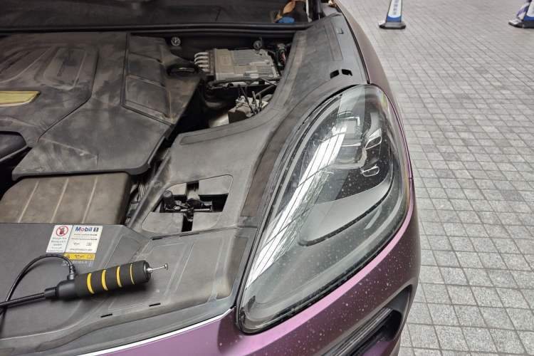Used Porsche Cayenne 2019 Cayenne Coupé 3.0T Engine Bay Left