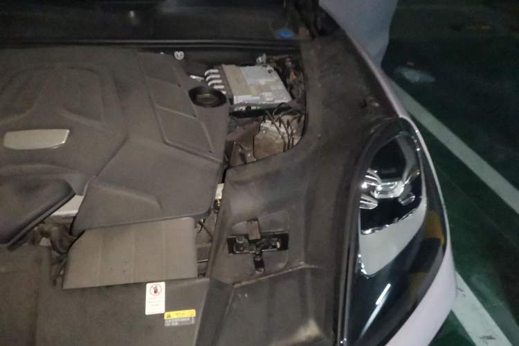 Used Porsche Cayenne 2019 Cayenne 3.0T Engine Bay Left