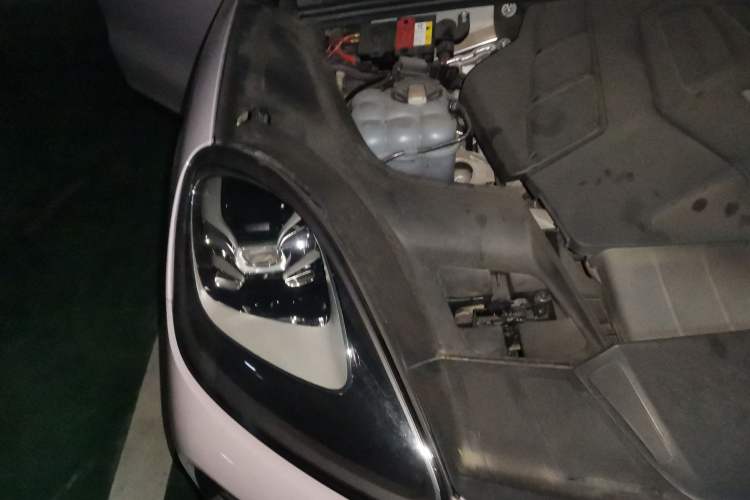 Used Porsche Cayenne 2019 Cayenne 3.0T Engine Bay Right
