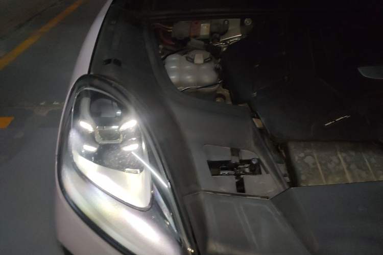 Used Porsche Cayenne 2019 Cayenne 3.0T Engine Bay Right