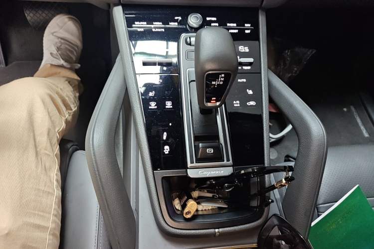 Used Porsche Cayenne 2019 Cayenne Coupé 3.0T Gear Lever
