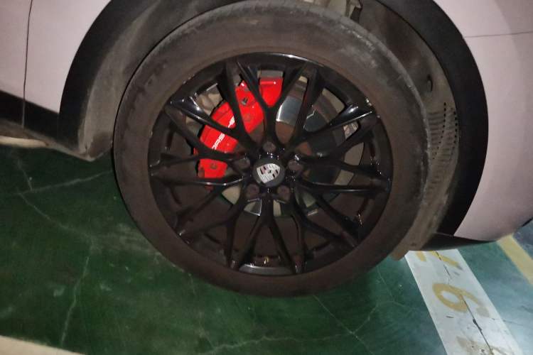 Used Porsche Cayenne 2019 Cayenne 3.0T Right Front Wheel Hub