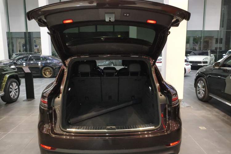 Used Porsche Cayenne 2019 Cayenne 3.0T Trunk