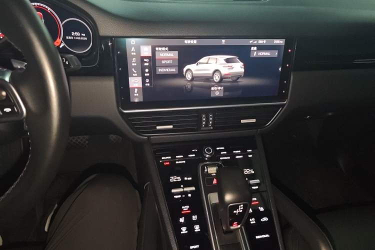 Used Porsche Cayenne 2019 Cayenne 3.0T Audio And AC Panel