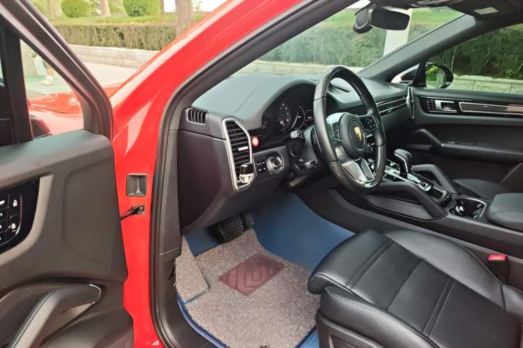 Used Porsche Cayenne 2019 Cayenne Coupé 3.0T Driver Seat