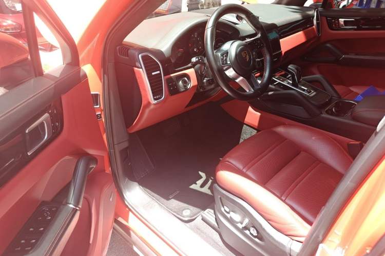 Used Porsche Cayenne 2019 Cayenne Coupé 3.0T Driver Seat