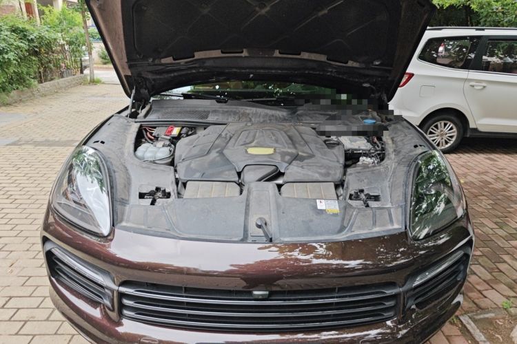 Used Porsche Cayenne 2019 Cayenne 3.0T Engine Bay