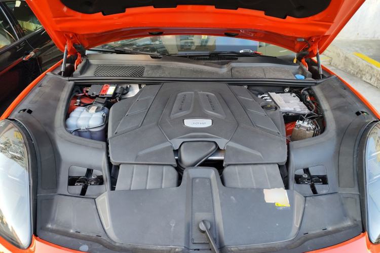 Used Porsche Cayenne 2019 Cayenne 3.0T Engine Bay
