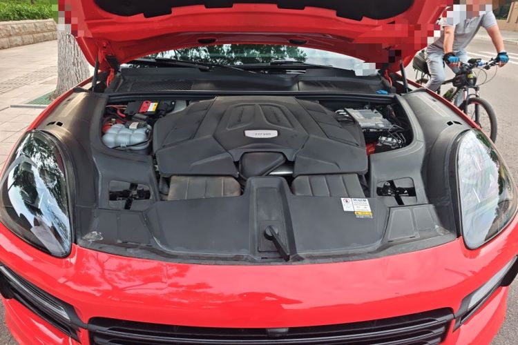 Used Porsche Cayenne 2019 Cayenne Coupé 3.0T Engine Bay