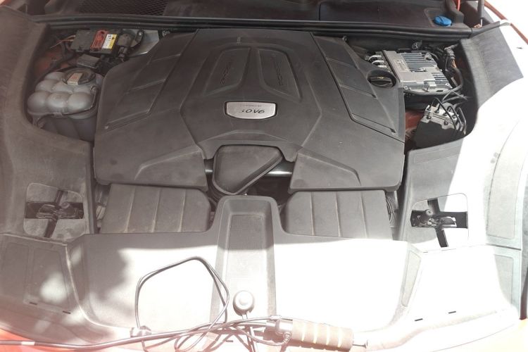 Used Porsche Cayenne 2019 Cayenne Coupé 3.0T Engine Bay