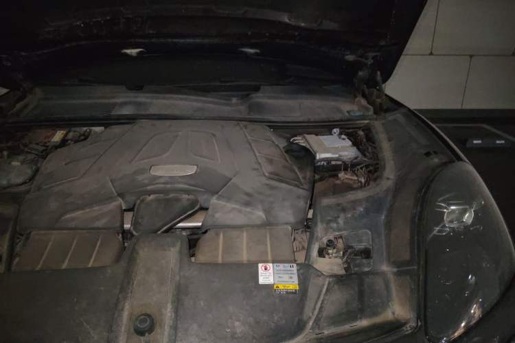 Used Porsche Cayenne 2019 Cayenne 3.0T Engine Bay Left