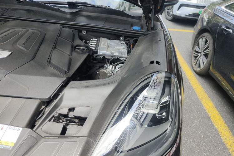 Used Porsche Cayenne 2019 Cayenne 3.0T Engine Bay Left
