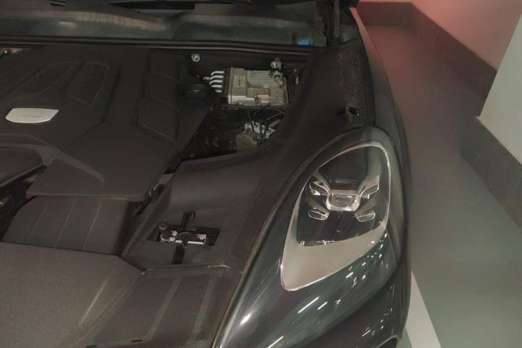 Used Porsche Cayenne 2019 Cayenne 3.0T Engine Bay Left