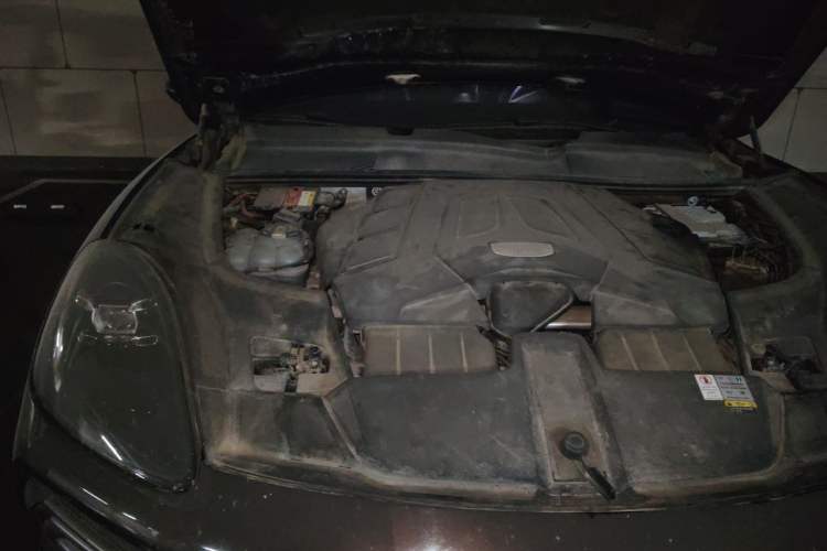 Used Porsche Cayenne 2019 Cayenne 3.0T Engine Bay Right