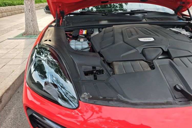 Used Porsche Cayenne 2019 Cayenne Coupé 3.0T Engine Bay Right