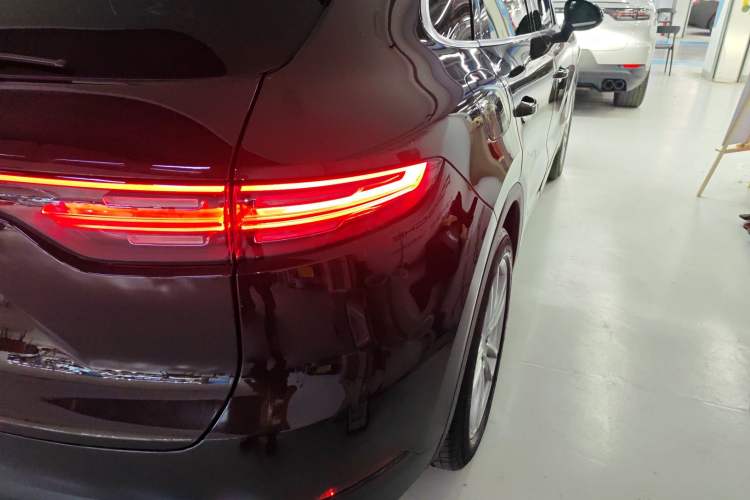 Used Porsche Cayenne 2019 Cayenne 3.0T Exterior 3