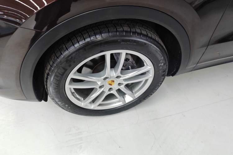 Used Porsche Cayenne 2019 Cayenne 3.0T Exterior 4