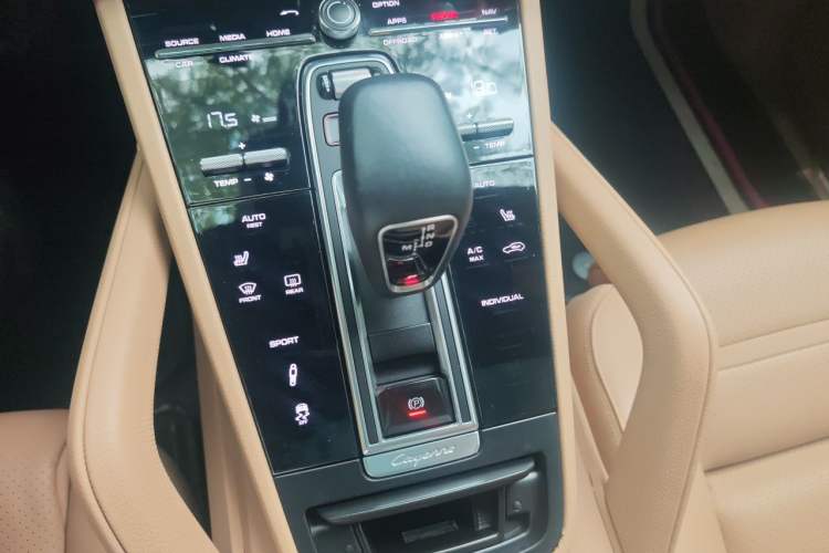 Used Porsche Cayenne 2019 Cayenne 3.0T Gear Lever