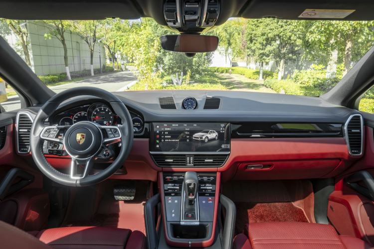 Used Porsche Cayenne 2019 Cayenne Coupé 3.0T Interior 1