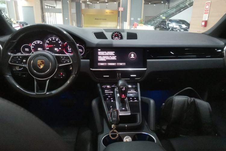 Used Porsche Cayenne 2019 Cayenne Coupé 3.0T Interior 2