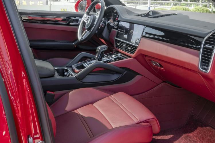 Used Porsche Cayenne 2019 Cayenne Coupé 3.0T Interior 2
