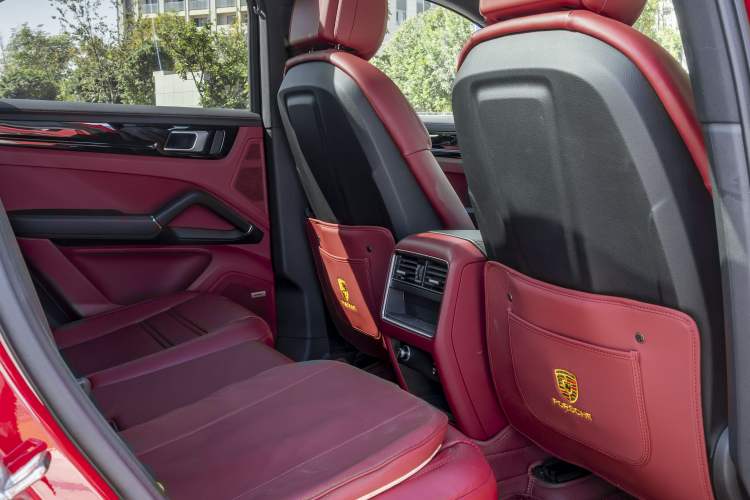 Used Porsche Cayenne 2019 Cayenne Coupé 3.0T Interior 3