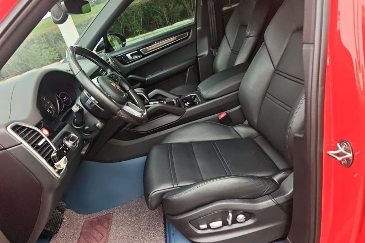 Used Porsche Cayenne 2019 Cayenne Coupé 3.0T Left Front Seat