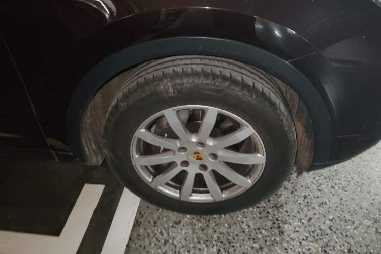 Used Porsche Cayenne 2019 Cayenne 3.0T Right Front Wheel Hub