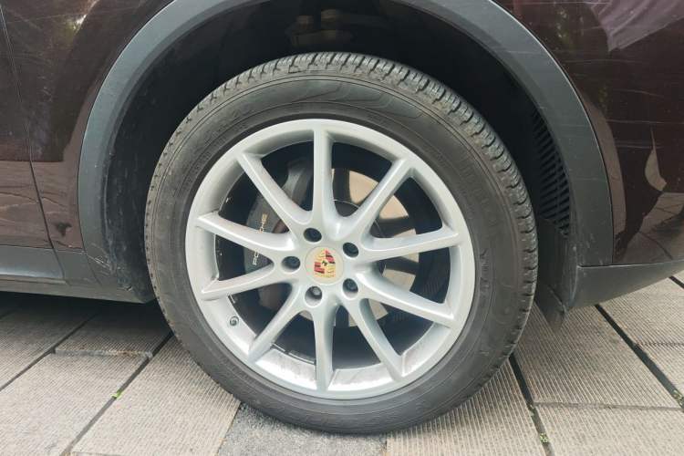 Used Porsche Cayenne 2019 Cayenne 3.0T Right Front Wheel Hub