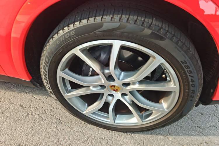 Used Porsche Cayenne 2019 Cayenne Coupé 3.0T Right Front Wheel Hub