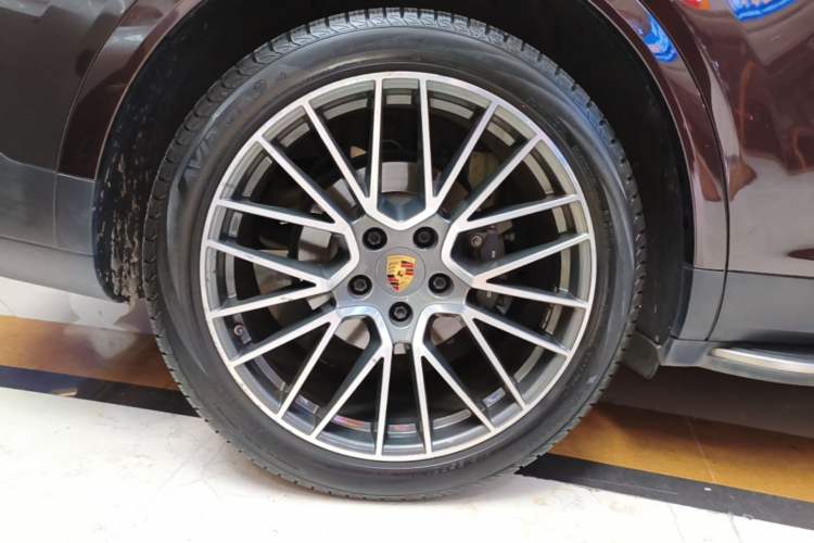 Used Porsche Cayenne 2019 Cayenne 3.0T Right Rear Wheel Hub