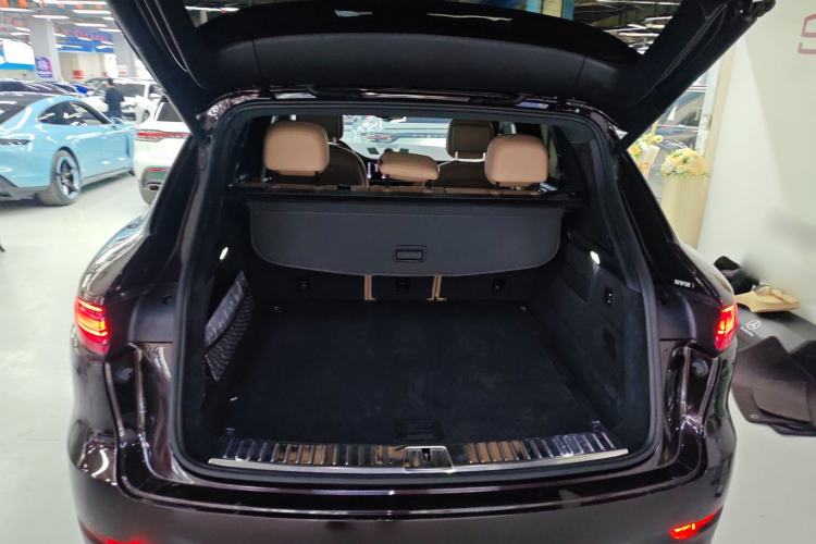 Used Porsche Cayenne 2019 Cayenne 3.0T Trunk
