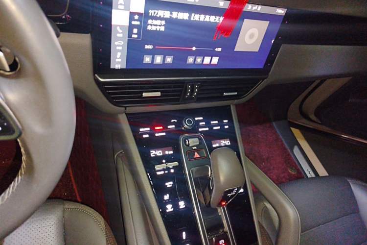 Used Porsche Cayenne 2019 Cayenne Coupé 3.0T Audio And AC Panel