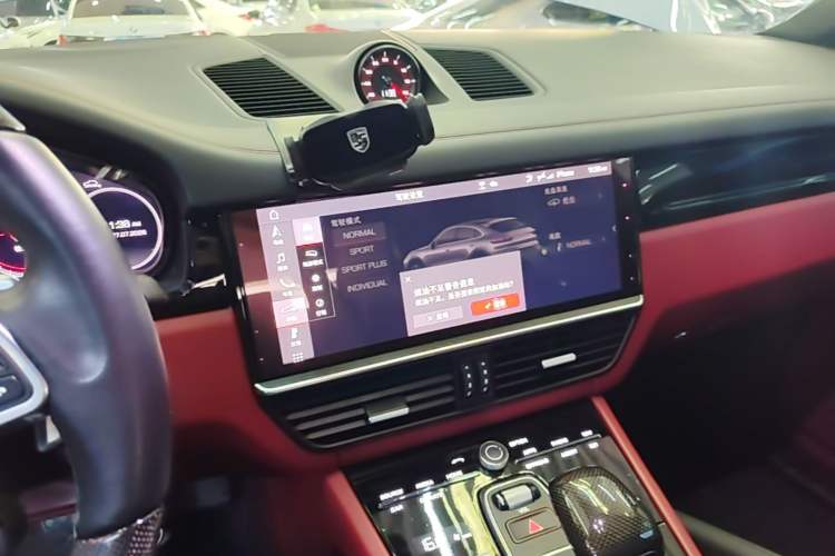 Used Porsche Cayenne 2019 Cayenne Coupé 3.0T Audio And AC Panel