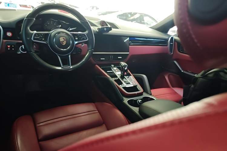 Used Porsche Cayenne 2019 Cayenne Coupé 3.0T Center Console