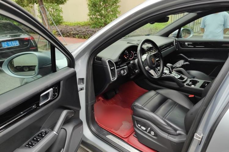 Used Porsche Cayenne 2019 Cayenne Coupé 3.0T Driver Seat
