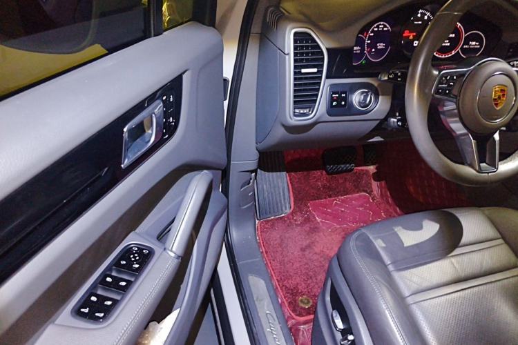 Used Porsche Cayenne 2019 Cayenne Coupé 3.0T Driver Seat