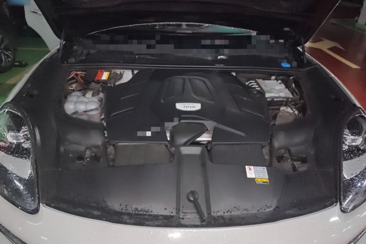Used Porsche Cayenne 2019 Cayenne 3.0T Engine Bay