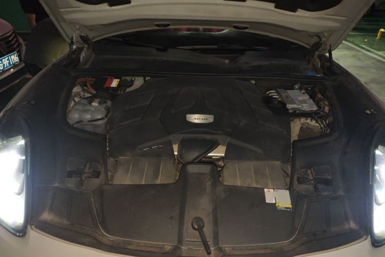 Used Porsche Cayenne 2019 Cayenne 3.0T Engine Bay