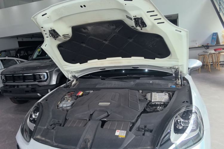 Used Porsche Cayenne 2019 Cayenne 3.0T Engine Bay