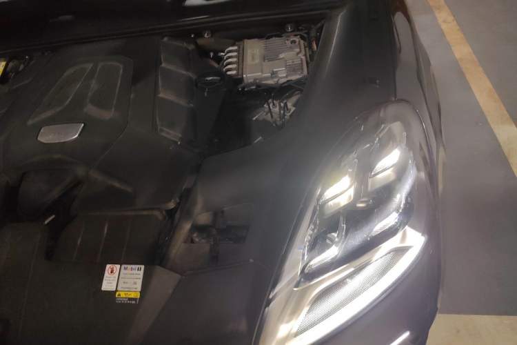 Used Porsche Cayenne 2019 Cayenne 3.0T Engine Bay Left