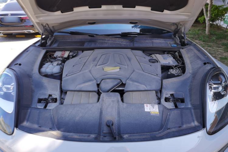 Used Porsche Cayenne 2019 Cayenne Coupé 3.0T Engine Bay