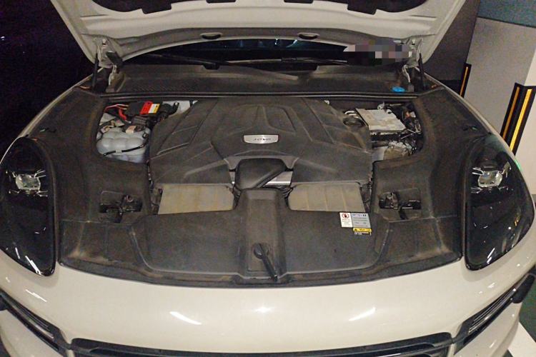Used Porsche Cayenne 2019 Cayenne Coupé 3.0T Engine Bay