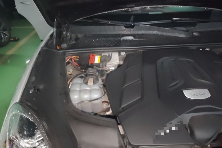 Used Porsche Cayenne 2019 Cayenne 3.0T Engine Bay Right