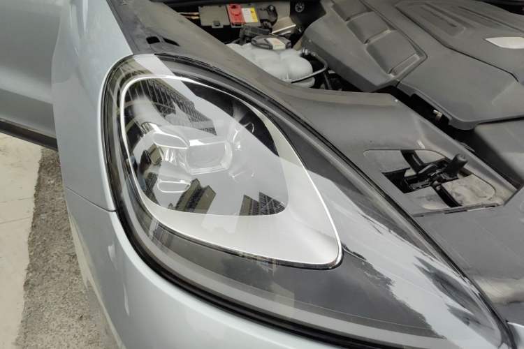 Used Porsche Cayenne 2019 Cayenne Coupé 3.0T Engine Bay Right
