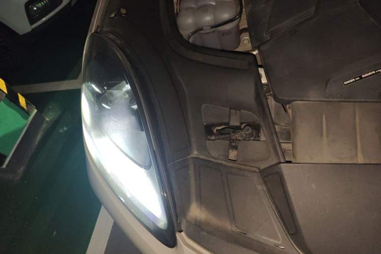 Used Porsche Cayenne 2019 Cayenne 3.0T Engine Bay Right