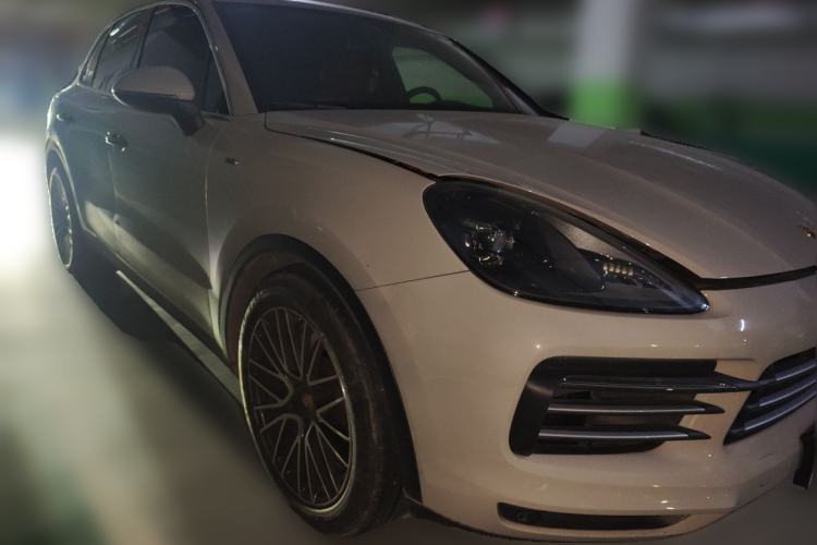 Used Porsche Cayenne 2019 Cayenne 3.0T Front Right 45 Deg